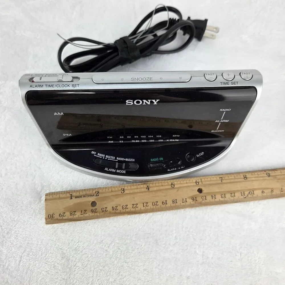 Sony Clock Dream Machine Large Display Alarm ICF-C492 AM/FM Radio Silver Black